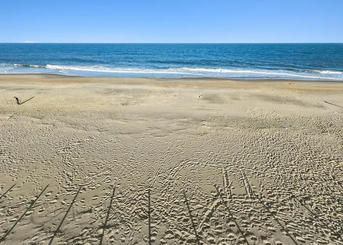 Spacious 2-bedroom Ocean Block In North Ocean Steps To The *