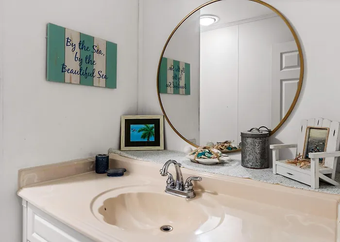 Holiday home Spacious 2-bedroom Ocean Block In North Ocean Steps To The