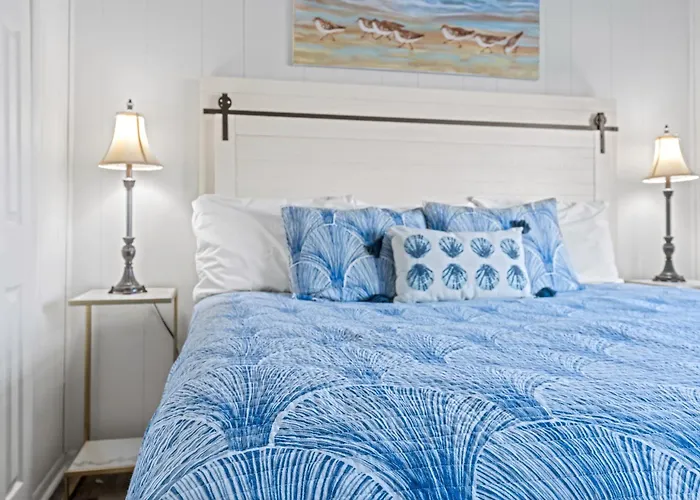 Spacious 2-bedroom Ocean Block In North Ocean Steps To The Holiday home Ocean City