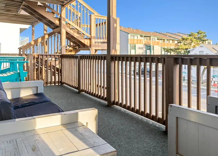 Spacious 2-bedroom Ocean Block In North Ocean Steps To The